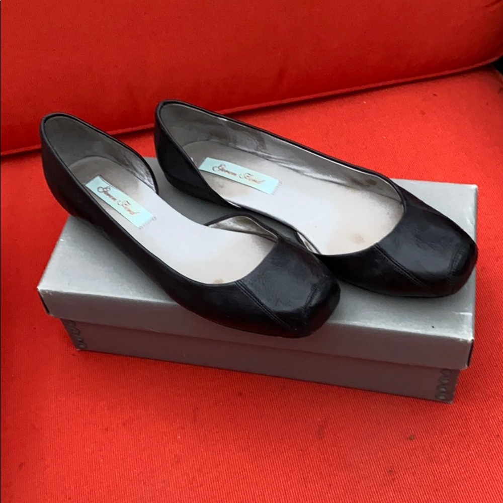 Geren Ford Sleek Black Flats